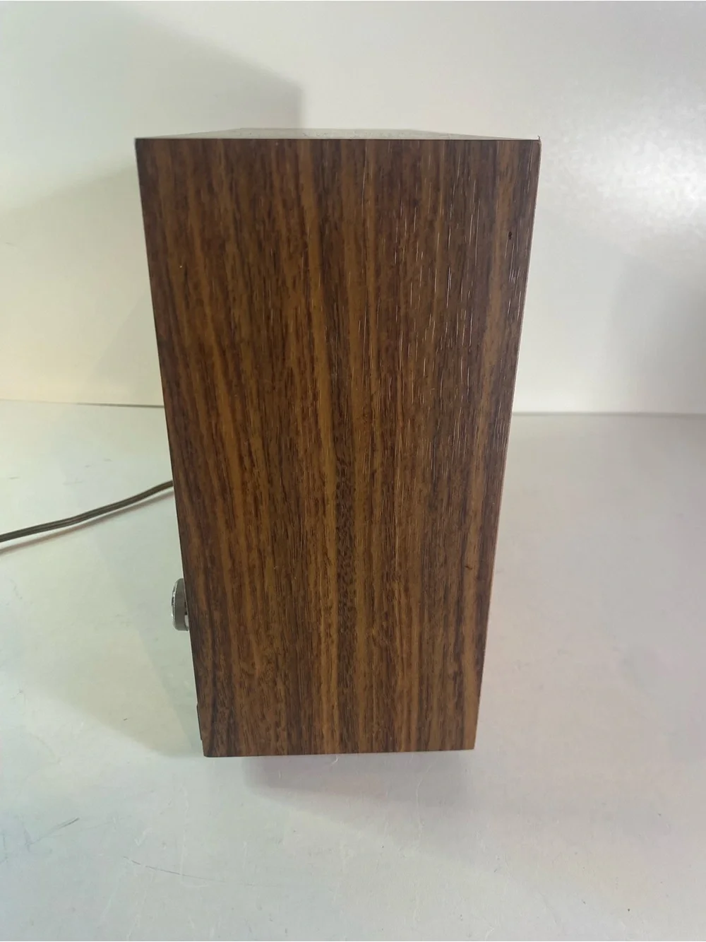 Vintage SONY Tabletop AM FM WB Radio Model ICF-9660W Size 9”x12”